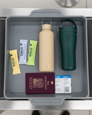 Podzimní prázdniny klepou na dveře ✈️ Vyrážíš někam za teplem? 👉 Pak nezapomeň na EQUA pomocníky, kteří ti zpříjemní...