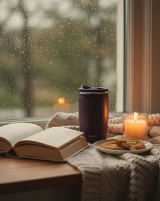 Déšť za oknem, teplá deka a horký nápoj v ruce. ☕ Někdy stačí málo, aby byl den dokonalý. Podzimní rituály s EQUA Pure...